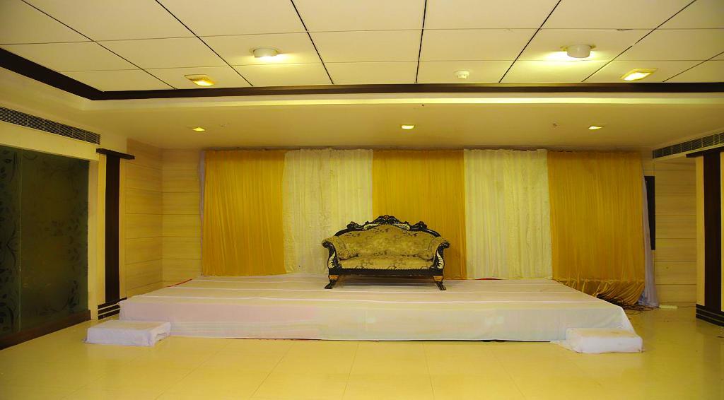 Hotel Central Park Ongole Exterior photo